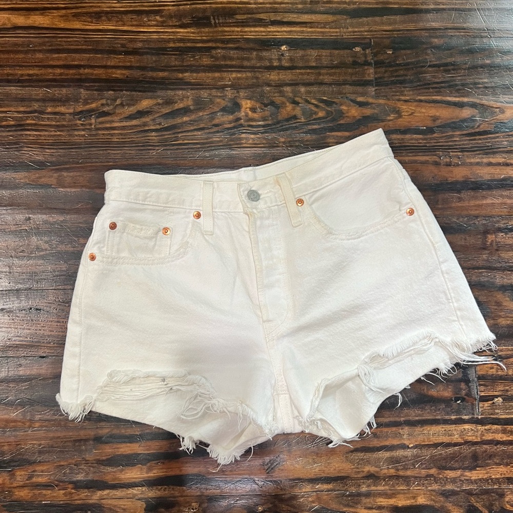 NWOT Levi’s 501 high-rise white denim shorts